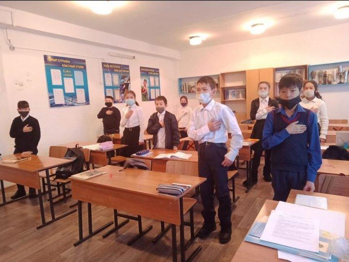 Сынып сағаты: «Менің тұңғыш Президентім!».  5 «Б» сыныбы.